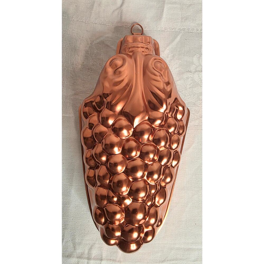 Vintage Copper Colored 4 Cup Aluminum Grape Cluster Jello Mold w/Wall Hanger